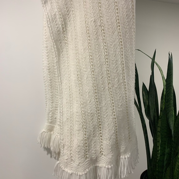 Beautiful soft white boho Afghan - Picture 6 of 6